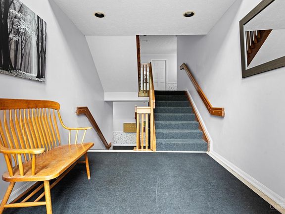 3rd image of 6364 Chimney Ct