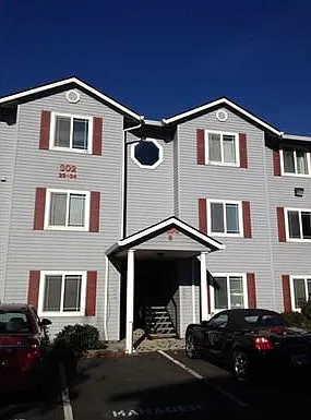 Lorence Court — Photo 3