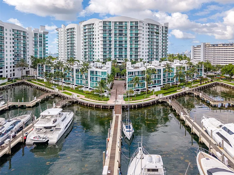 7914 Harbor Island Dr #106 — Photo 40
