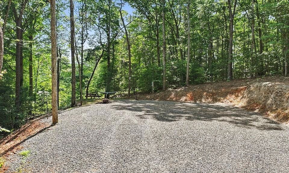 1st image of 103 Hibiscus Ln