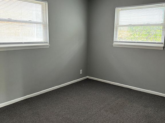5th image of 281 S 18th St APT D