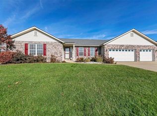 1041 W Fallen Lake Dr, Waterloo, IL 62298