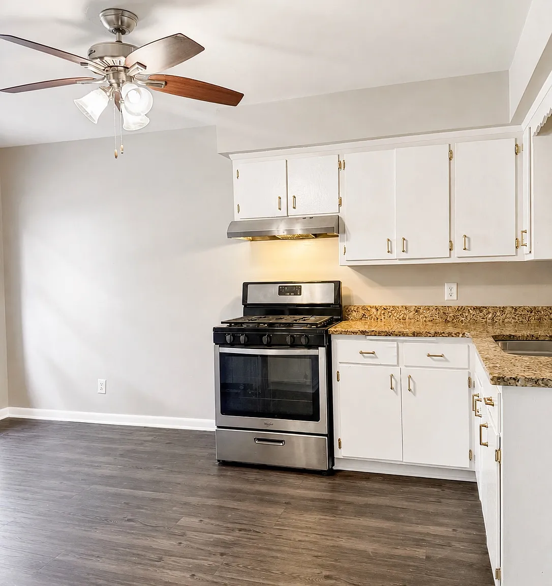 2 bed, 1.5 bath, 1100 sqft, $1,250 — Photo 2