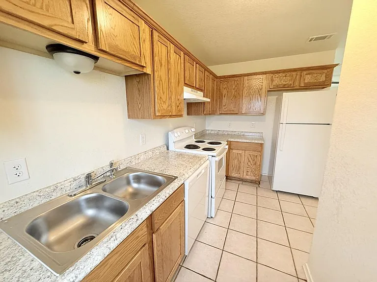1210 Industrial Blvd #C — Photo 13