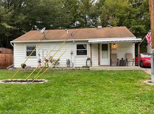 2616 Cascade Ct, Westland, MI 48186