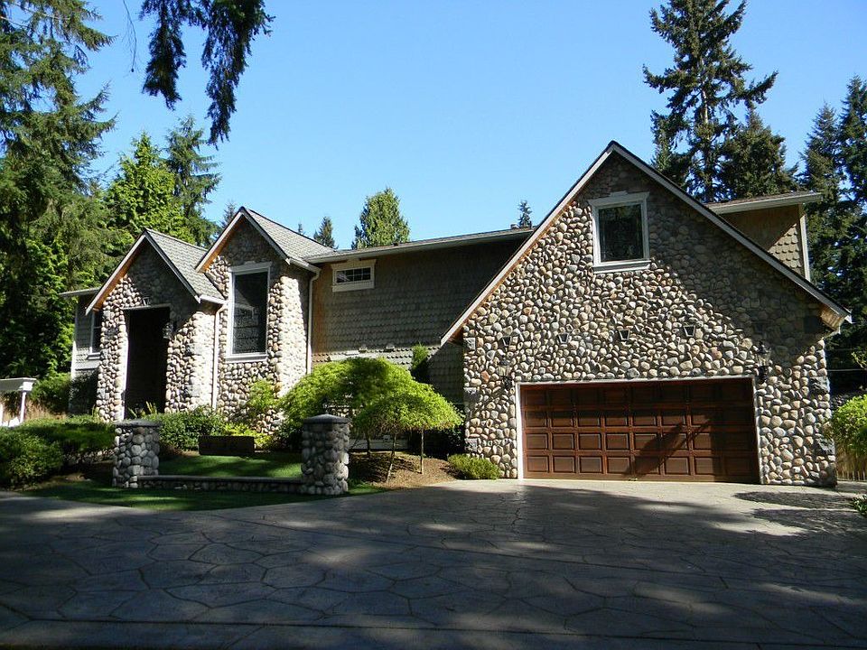 1st image of 13418 NE 37th Pl