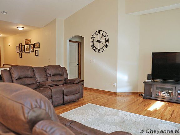 4th image of 4224 Cliff St