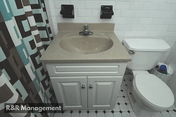 Rented by R&R Management | media 61