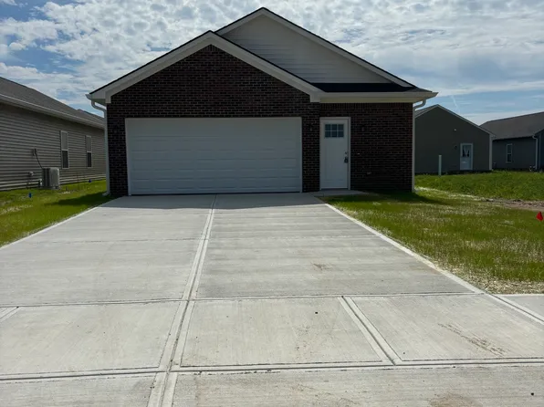 1431 Wigwam Ln, Martinsville, IN 46151