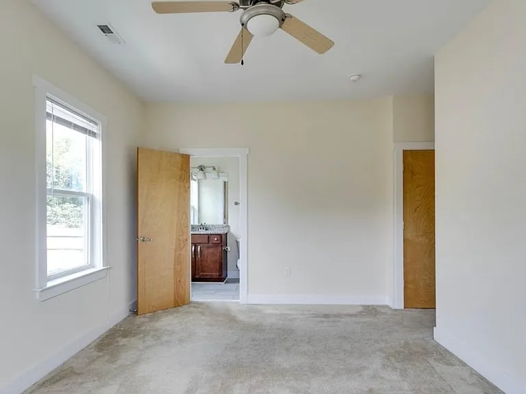 1325 Porter St #B — Photo 3