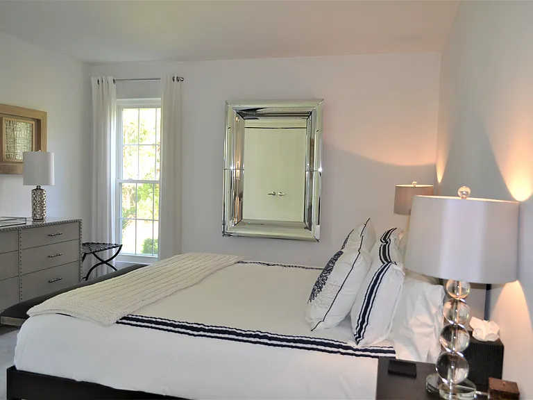 22 Montauk Ave — Photo 13