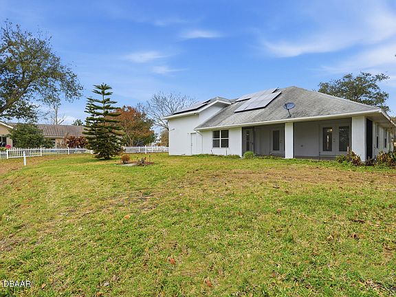 3rd image of 5941 Marville Cir