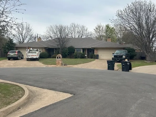 1500 Sharron Ct, Cleburne, TX 76033