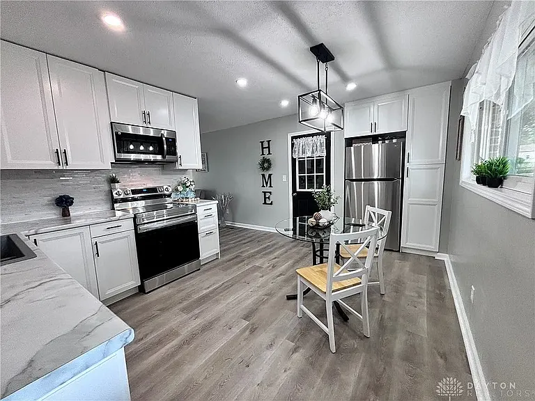 90 Brent Dr — Photo 10