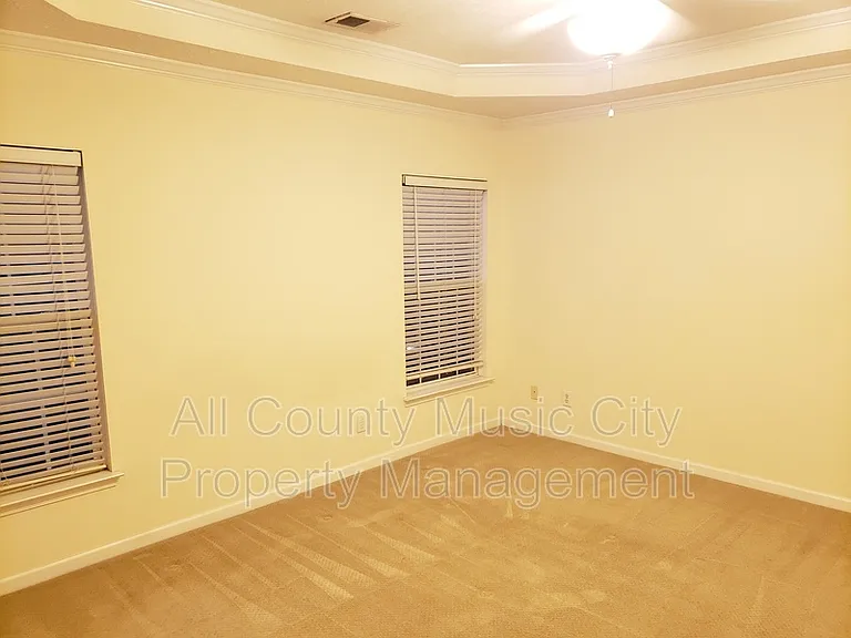 905 Weatherside Ct — Photo 15