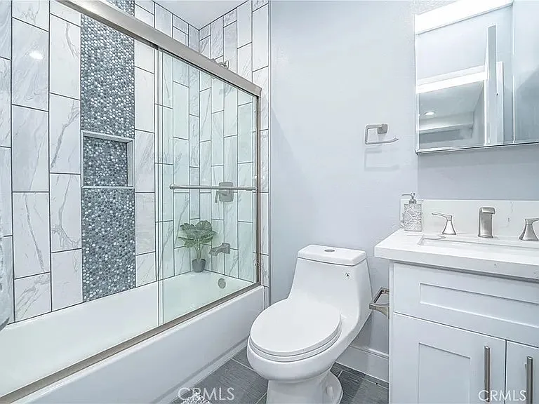 5 bed, 5.5 bath, 2000 sqft, $4,000 — Photo 4