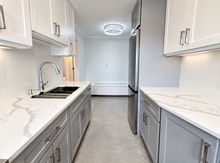 30 Revere Dr APT 3, Stamford, CT 06902