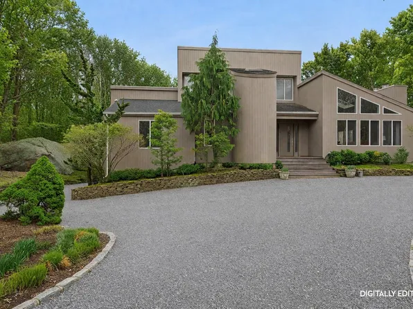 76 Island View Dr W, Sag Harbor, NY 11963