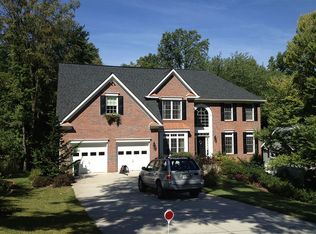 3408 Burrows Ave, Fairfax, VA 22030