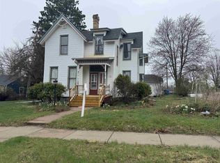 733 5th St, Baraboo, WI 53913