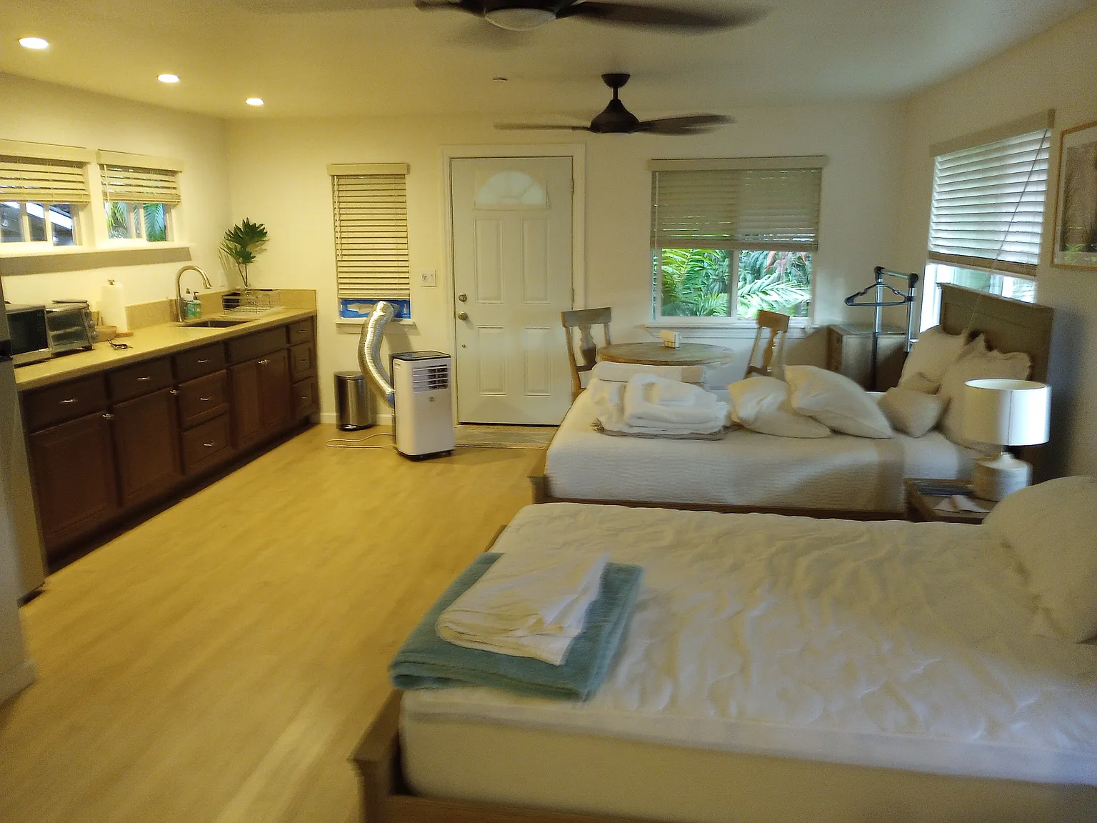 Studio, 1.5 bath, 425 sqft, $2,200 — Photo 4