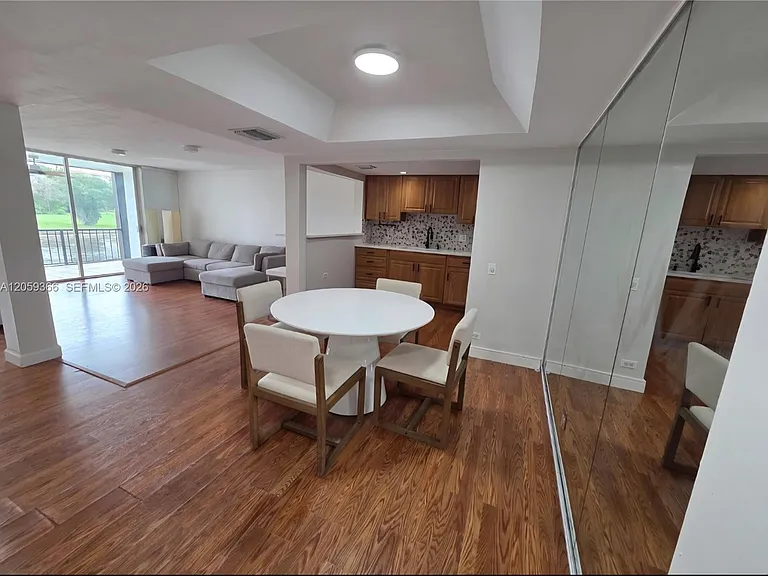 3750 Inverrary Dr #2B — Photo 6