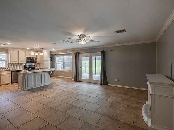 4th image of 106 Clearwater Cir