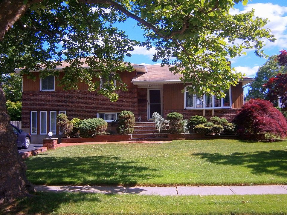 1st image of 1043 Cedar Dr E