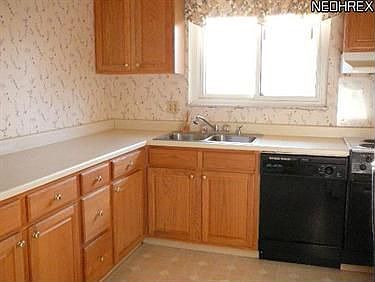 3rd image of 24575 Clareshire Dr APT 204