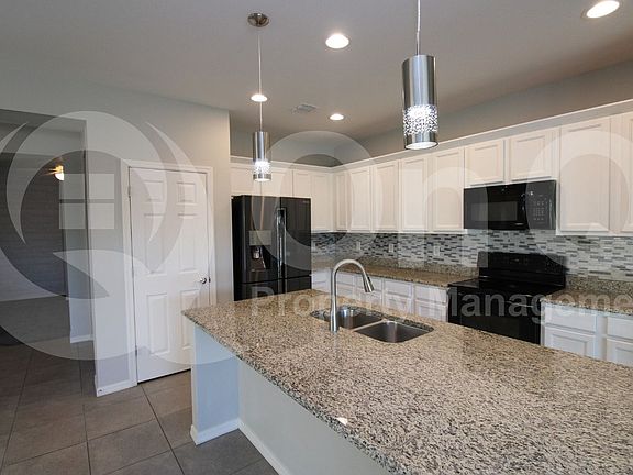 3rd image of 41582 N Willow Ct