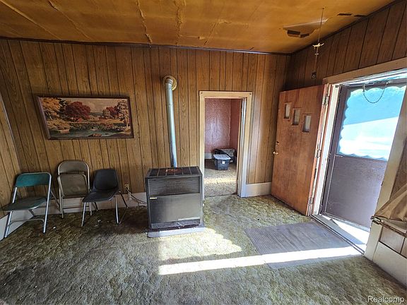 3rd image of 922 N 3rd Ave