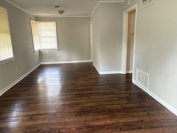 5th image of 4416 Jamaica Dr