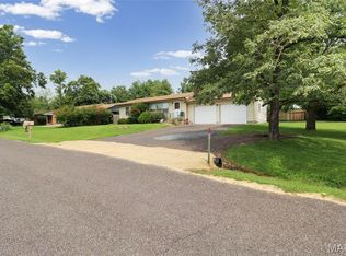 137 Christland Dr, Sullivan, MO 63080