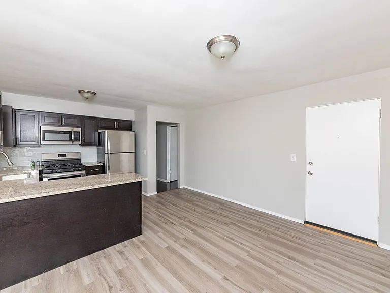 3058 N Kostner Ave #2W — Photo 9