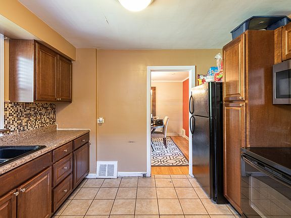 5th image of 14416 S Eggleston Ave