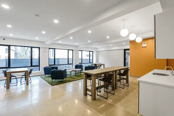 Rented by Bond New York | media 50