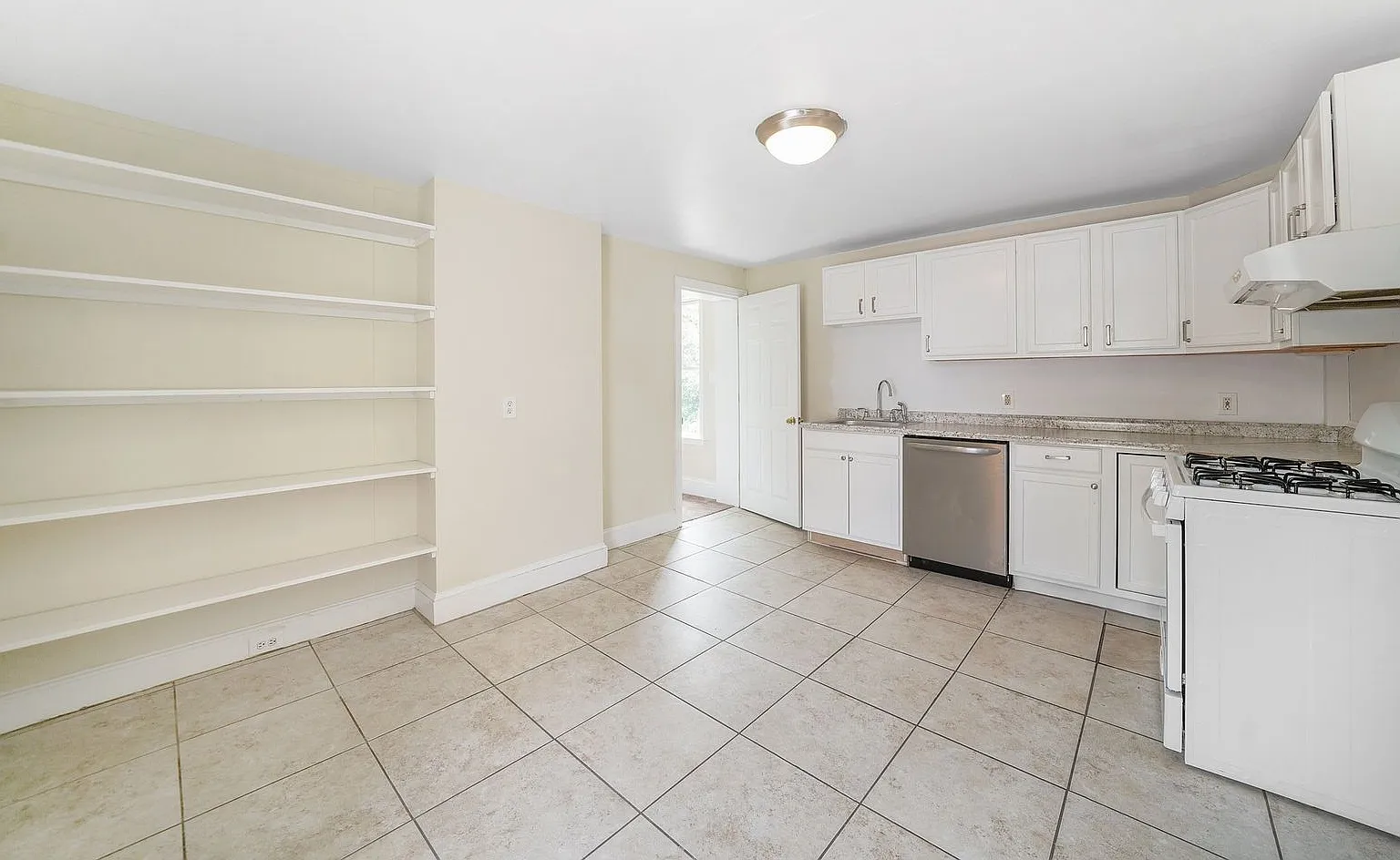 661 W Downingtown Pike — Photo 4