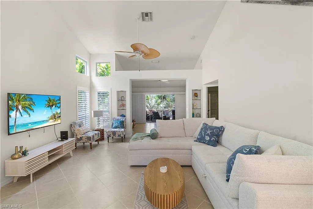 3 bed, 3.0 bath, 2006 sqft, $6,000 — Photo 1