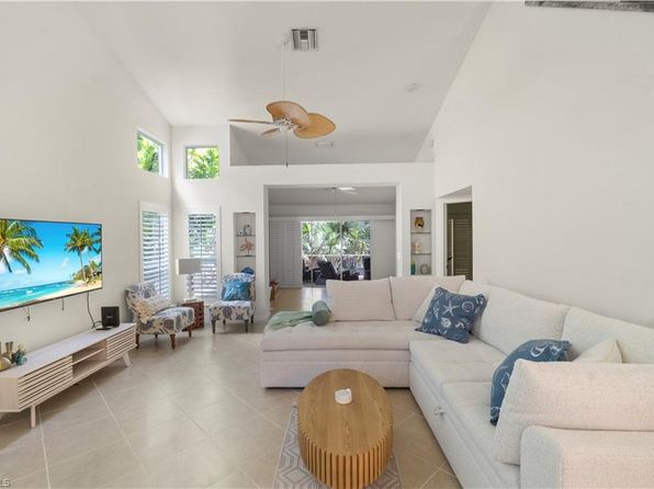 348 Carinosa Ct #18-10