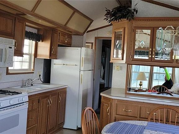 3rd image of 134 Whisper Meadows Ln