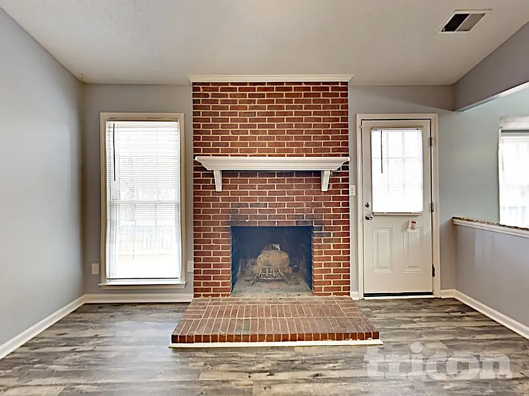 7226 Amarillo Dr — Photo 3