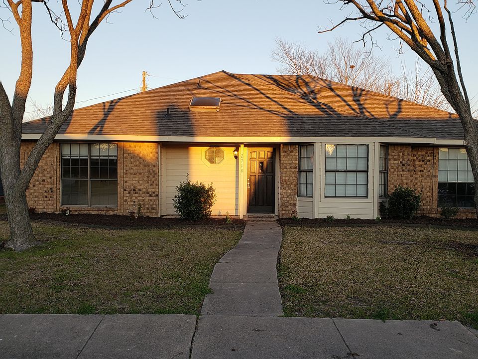 1st image of 2714 College Park Dr