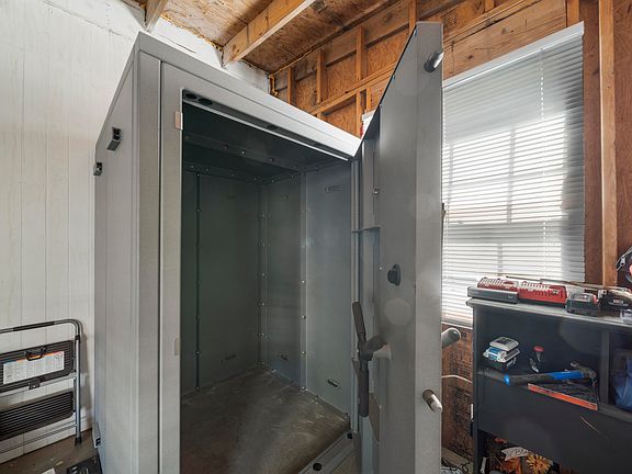 4th image of 24501 S 610 Rd