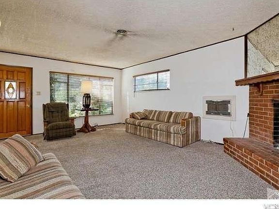 3rd image of 940 Devereux Dr