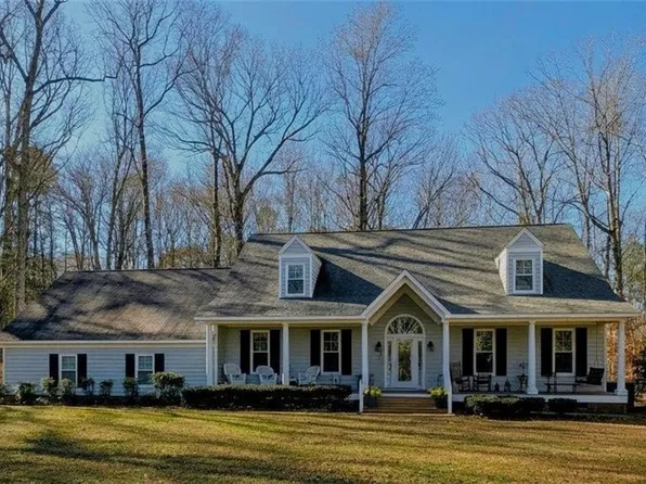 2425 W Miller Rd, Toano, VA 23168