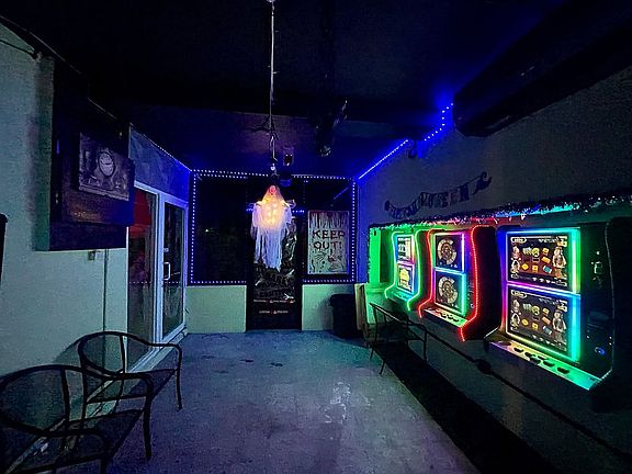 4th image of 825 Avenue Iturregui