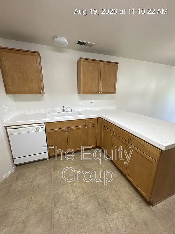 2 bed, 2.0 bath, 1040 sqft, $1,450 — Photo 4