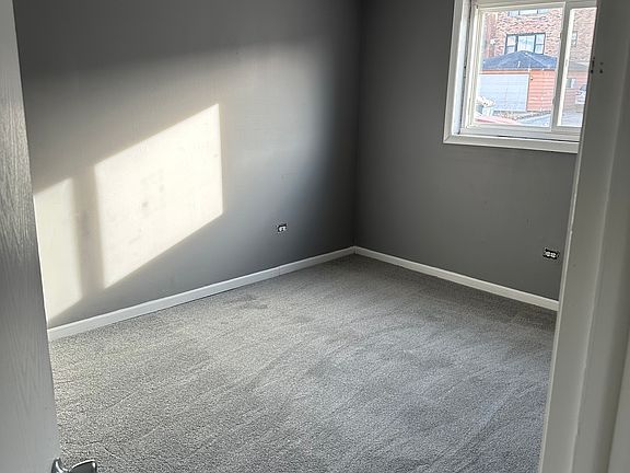 4th image of 1653 Harbor Ave APT 2W