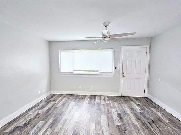 2nd image of 415 West Ln #B
