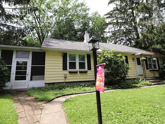 2nd image of 281 Parkwood Ave